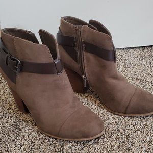 Carlos by Carlos Santana Beige Grey Brown Heeled Ankle Boots Booties Size 8.5